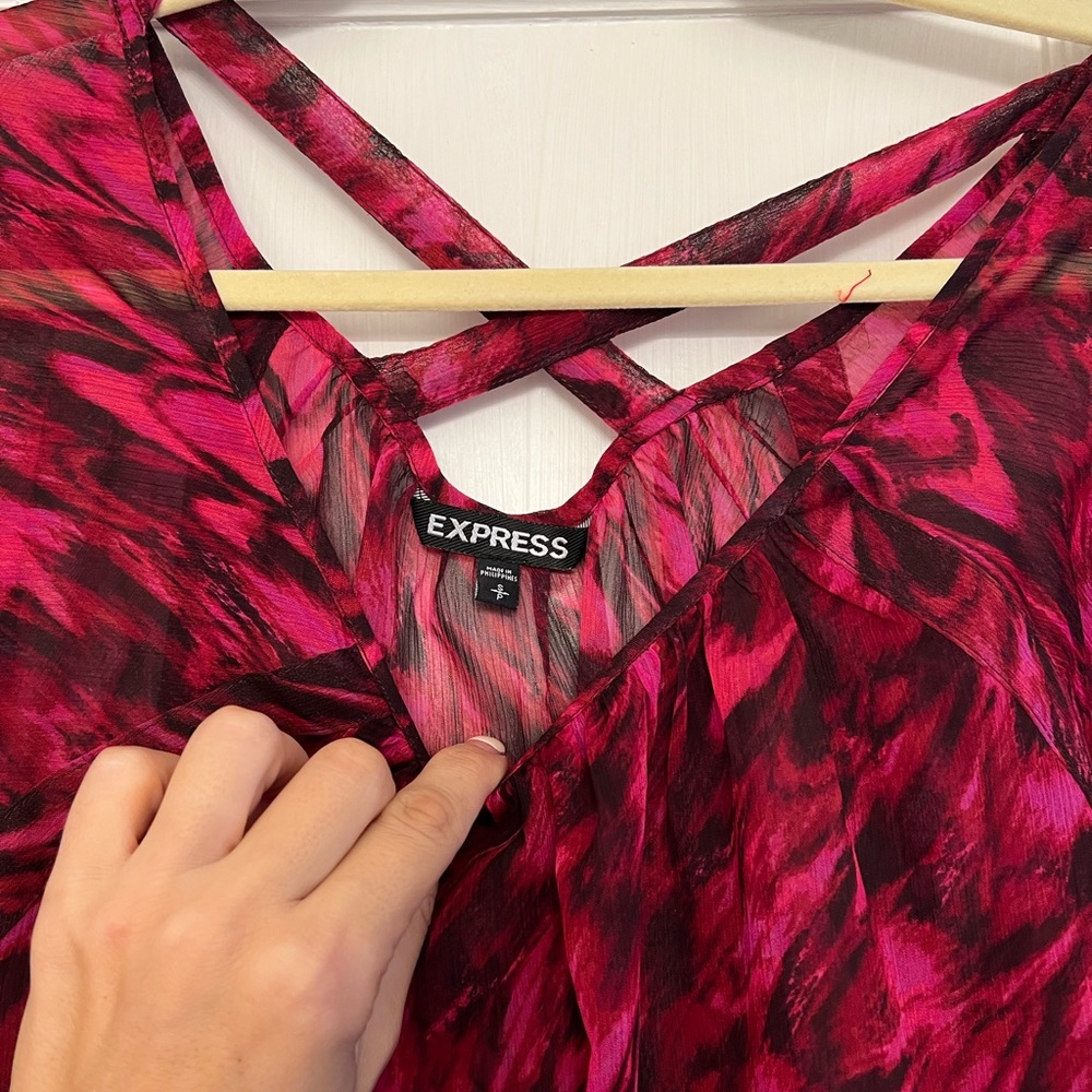Maroon Express top - Picture 2 of 4